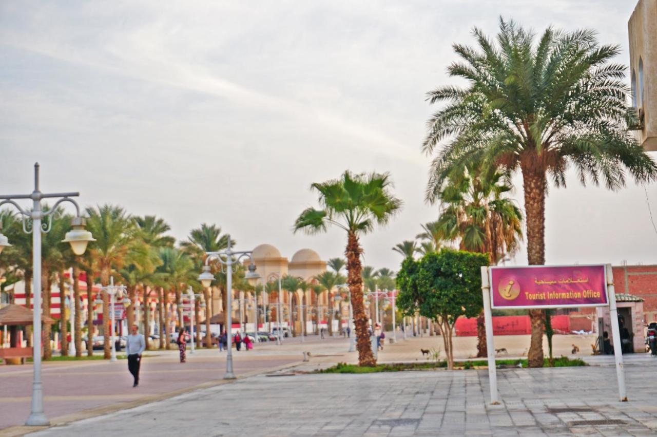 Modern Mountain View On The Touristic Promenade Lejlighed Hurghada Eksteriør billede